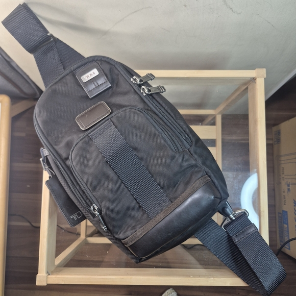 Tumi Black Men's Belt Bag - Picture 4 of 10